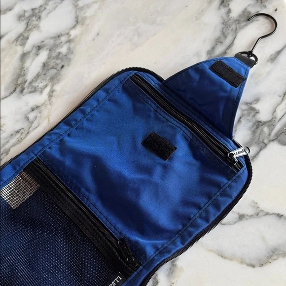 L.L. Bean Traveler Blue Toiletries Travel Case w/ Insert - Picture 13 of 14
